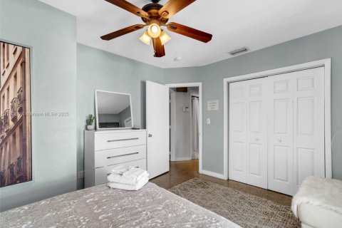 House in Hollywood, Florida 2 bedrooms, 119.57 sq.m. № 1460852 - photo 26