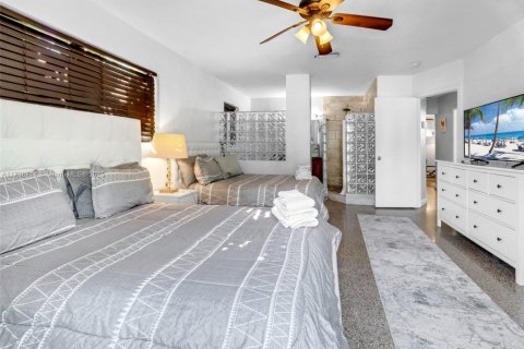 Villa ou maison à vendre à Hollywood, Floride: 2 chambres, 119.57 m2 № 1460852 - photo 28