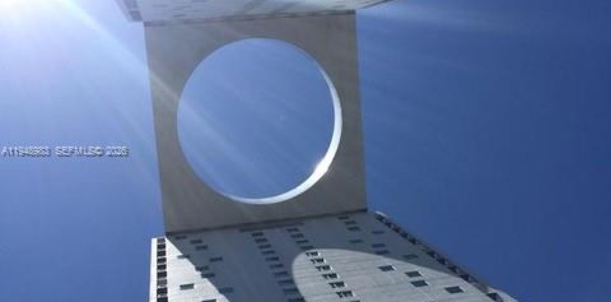 Кондоминиум с 1 спальней в Майами, Флорида № 2004727