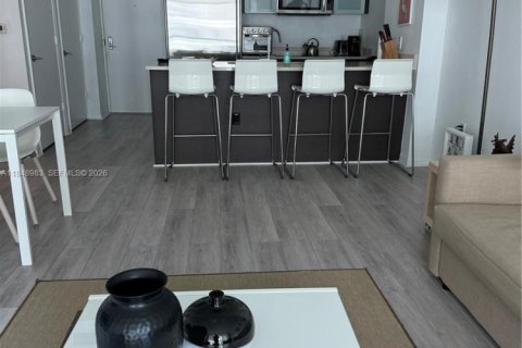 Снять в аренду кондоминиум в Майами, Флорида 1 спальня, 68.56м2, № 2004727 - фото 2