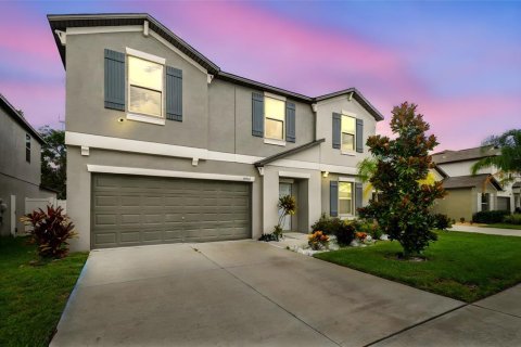 House in Riverview, Florida 5 bedrooms, 273.97 sq.m. № 1879632 - photo 1
