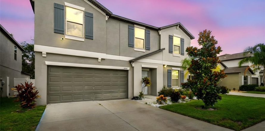 House in Riverview, Florida 5 bedrooms, 273.97 sq.m. № 1879632