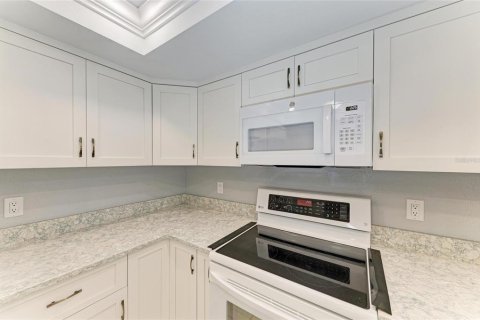 Купить кондоминиум в Пунта-Горда, Флорида 8 комнат, 129.51м2, № 1532108 - фото 9