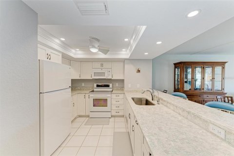 Купить кондоминиум в Пунта-Горда, Флорида 8 комнат, 129.51м2, № 1532108 - фото 6