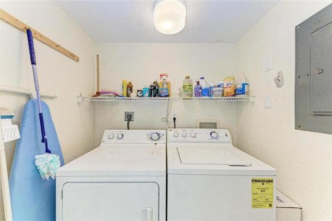 Купить кондоминиум в Пунта-Горда, Флорида 8 комнат, 129.51м2, № 1532108 - фото 28