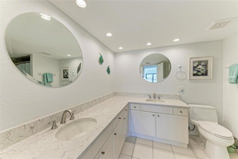 Купить кондоминиум в Пунта-Горда, Флорида 8 комнат, 129.51м2, № 1532108 - фото 21