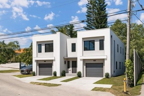 Casa en venta en Miami, Florida, 3 dormitorios, 166.76 m2 № 1945778 - foto 2