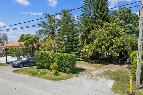 Casa en venta en Miami, Florida, 3 dormitorios, 166.76 m2 № 1945778 - foto 3