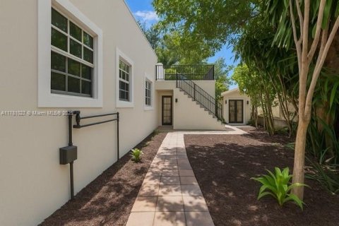 Casa en venta en Miami, Florida, 3 dormitorios, 166.76 m2 № 1945778 - foto 8