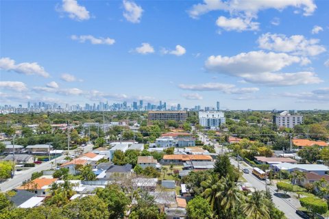 Casa en venta en Miami, Florida, 3 dormitorios, 166.76 m2 № 1945778 - foto 5