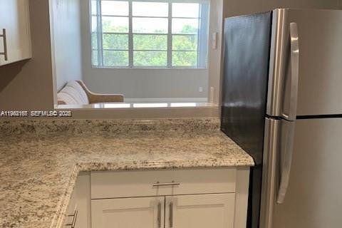 Condo in Davie, Florida, 1 bedroom № 2025993 - photo 11