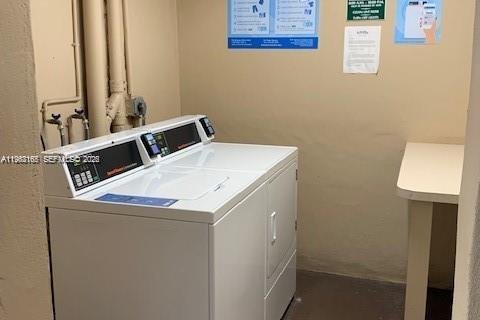 Condo in Davie, Florida, 1 bedroom № 2025993 - photo 23