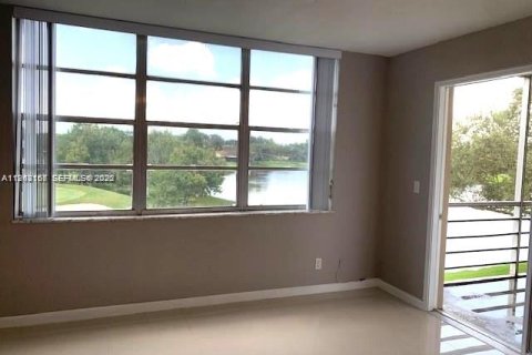 Condo in Davie, Florida, 1 bedroom № 2025993 - photo 5