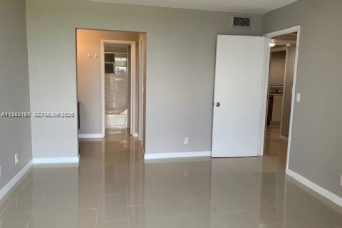 Condo in Davie, Florida, 1 bedroom № 2025993 - photo 14
