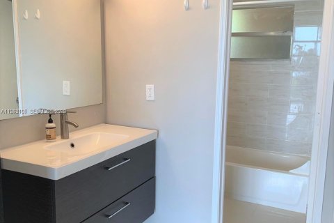 Condo in Davie, Florida, 1 bedroom № 2025993 - photo 18
