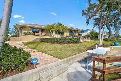 House in Nokomis, Florida 3 bedrooms, 200.85 sq.m. № 1532780 - photo 16