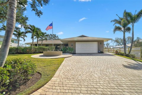 House in Nokomis, Florida 3 bedrooms, 200.85 sq.m. № 1532780 - photo 6
