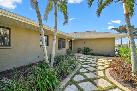 House in Nokomis, Florida 3 bedrooms, 200.85 sq.m. № 1532780 - photo 7