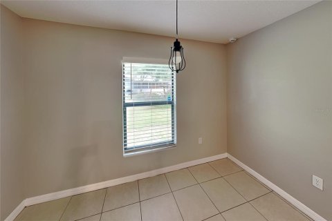 Villa ou maison à louer à Deltona, Floride: 3 chambres, 129.97 m2 № 2121110 - photo 4