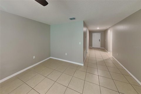 Villa ou maison à louer à Deltona, Floride: 3 chambres, 129.97 m2 № 2121110 - photo 2