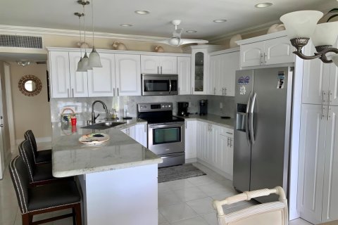 Condo in Fort Lauderdale, Florida, 2 bedrooms  № 2242275 - photo 3