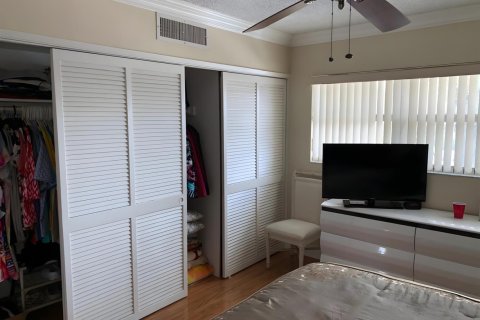 Condo in Fort Lauderdale, Florida, 2 bedrooms  № 2242275 - photo 9