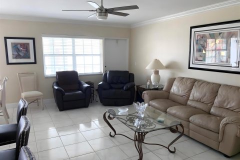 Condo in Fort Lauderdale, Florida, 2 bedrooms  № 2242275 - photo 5