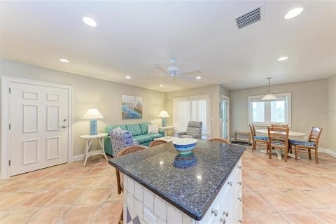 Studio in the Condo in Anna Maria, Florida № 2226726 - photo 13