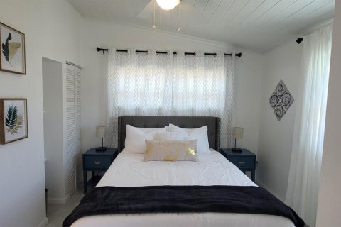 Casa en alquiler en Vero Beach, Florida, 3 dormitorios, 139.35 m2 № 1054864 - foto 1