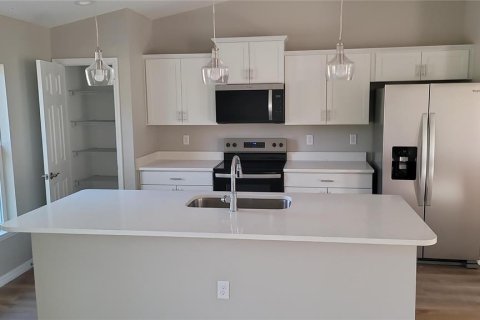 Casa en venta en Citrus Springs, Florida, 3 dormitorios, 155.24 m2 № 2157988 - foto 2