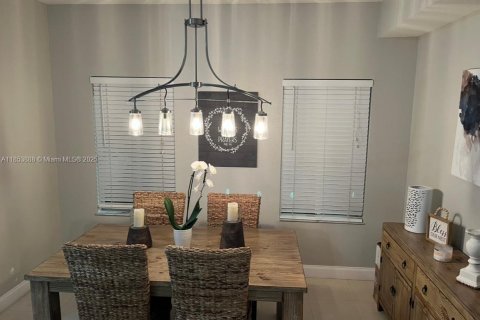 Condo in Miami, Florida, 3 bedrooms  № 1872114 - photo 4