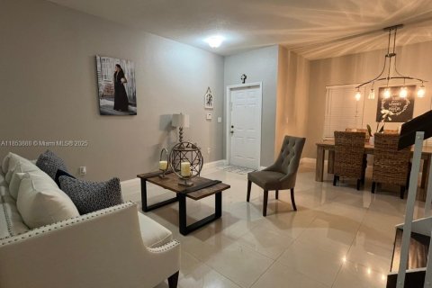 Condo in Miami, Florida, 3 bedrooms  № 1872114 - photo 3