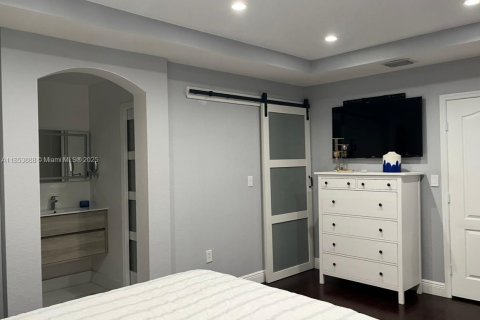 Condo in Miami, Florida, 3 bedrooms  № 1872114 - photo 12