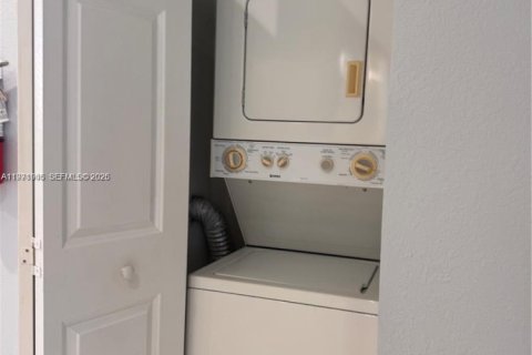 Townhouse in Riviera Beach, Florida 3 bedrooms, 97.45 sq.m. № 2035938 - photo 7