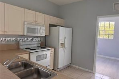 Townhouse in Riviera Beach, Florida 3 bedrooms, 97.45 sq.m. № 2035938 - photo 9