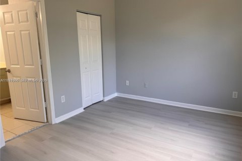 Townhouse in Riviera Beach, Florida 3 bedrooms, 97.45 sq.m. № 2035938 - photo 6