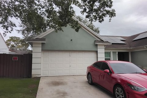 Casa en venta en Miramar, Florida, 4 dormitorios, 186.64 m2 № 2003680 - foto 4