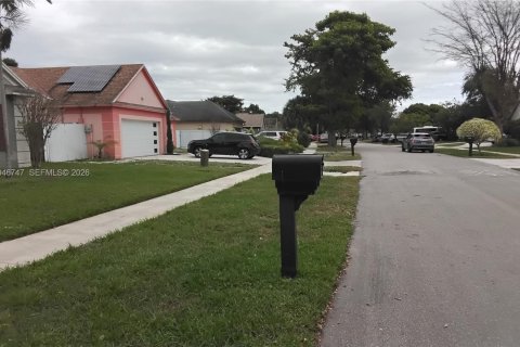 Casa en venta en Miramar, Florida, 4 dormitorios, 186.64 m2 № 2003680 - foto 5