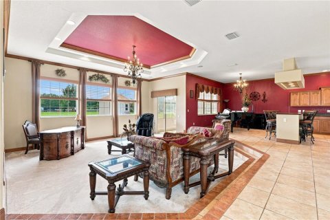House in Wildwood, Florida 3 bedrooms, 239.04 sq.m. № 2348256 - photo 26