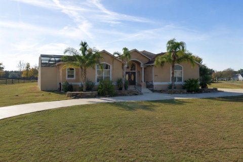 House in Wildwood, Florida 3 bedrooms, 239.04 sq.m. № 2348256 - photo 5