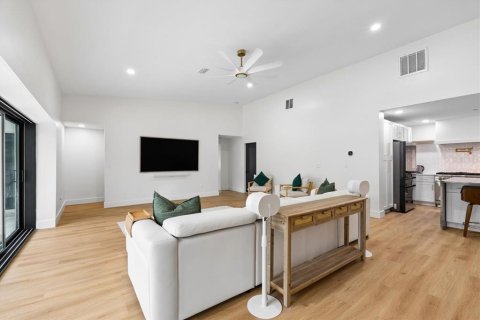 Villa ou maison à vendre à Belleair Bluffs, Floride: 4 chambres, 289.3 m2 № 2414937 - photo 21