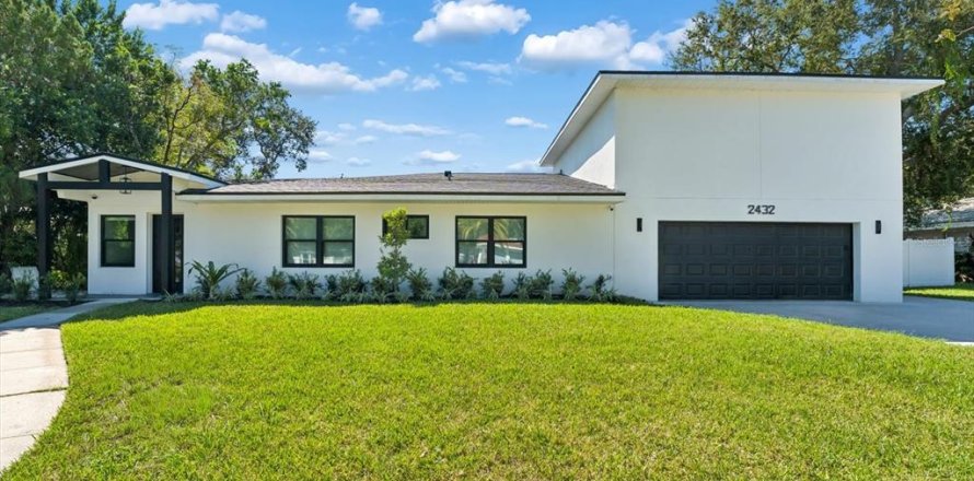 Villa ou maison à Belleair Bluffs, Floride 4 chambres, 289.3 m2 № 2414937