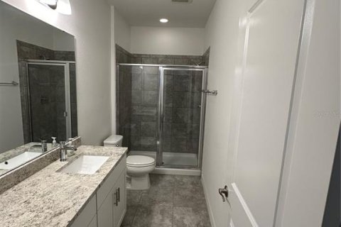 House in Davenport, Florida 5 bedrooms, 296.08 sq.m. № 2104187 - photo 24