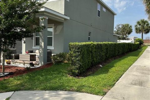 House in Davenport, Florida 5 bedrooms, 296.08 sq.m. № 2104187 - photo 4