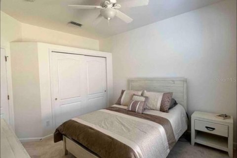 House in Clermont, Florida 3 bedrooms, 195.09 sq.m. № 1903317 - photo 11