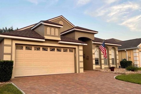 House in Clermont, Florida 3 bedrooms, 195.09 sq.m. № 1903317 - photo 1
