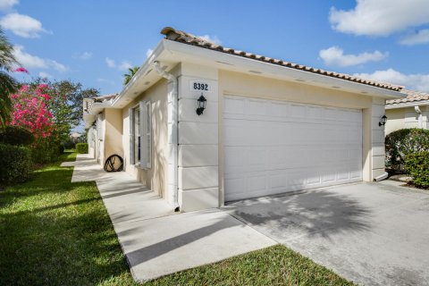 Villa ou maison à louer à Hobe Sound, Floride: 2 chambres, 141.77 m2 № 998465 - photo 1