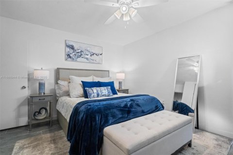 Casa en venta en Miami Gardens, Florida, 3 dormitorios, 127.93 m2 № 1943489 - foto 6
