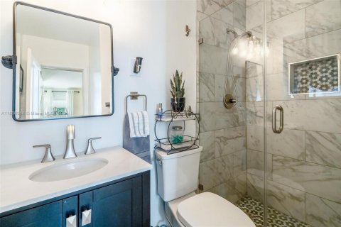 Casa en venta en Miami Gardens, Florida, 3 dormitorios, 127.93 m2 № 1943489 - foto 9