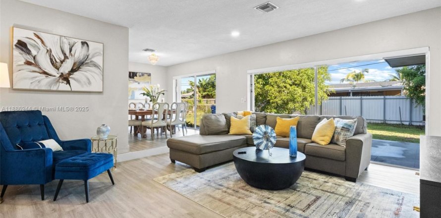 Casa en Miami Gardens, Florida 3 dormitorios, 127.93 m2 № 1943489
